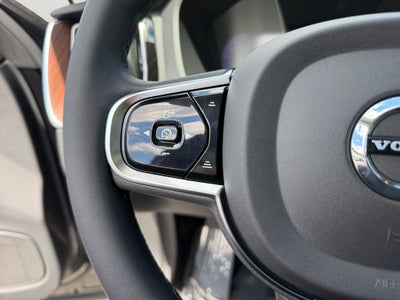 2023 Volvo XC60 B5 Plus Dark Theme