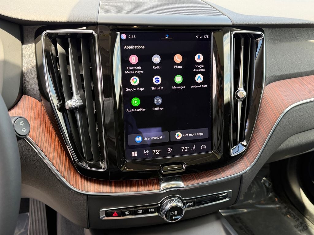 2023 Volvo XC60 B5 Plus Dark Theme