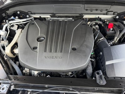 2023 Volvo XC60 B5 Plus Dark Theme