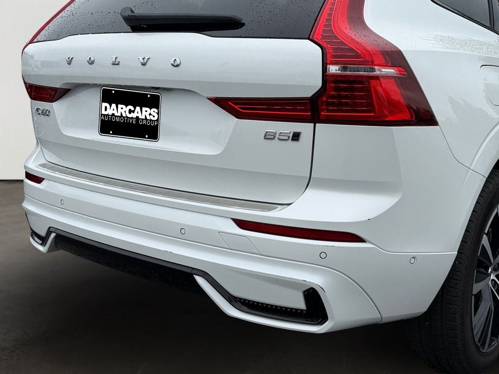 2023 Volvo XC60 B5 Ultimate Dark Theme