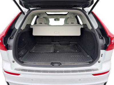 2023 Volvo XC60 B5 Ultimate Dark Theme