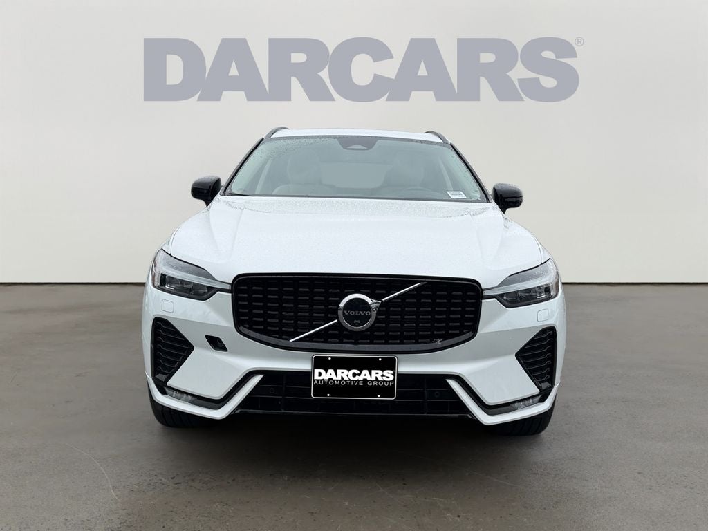 2023 Volvo XC60 B5 Ultimate Dark Theme