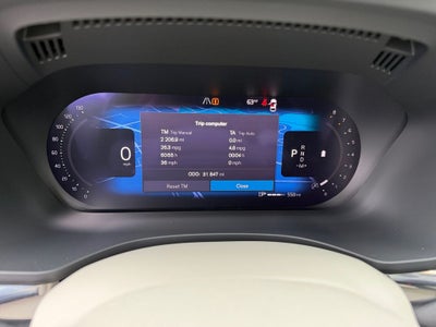 2023 Volvo XC60 B5 Ultimate Dark Theme