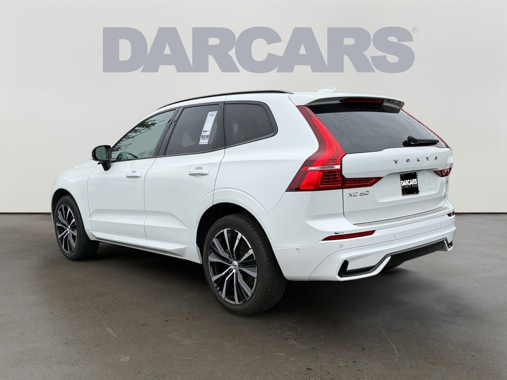 2023 Volvo XC60 B5 Ultimate Dark Theme