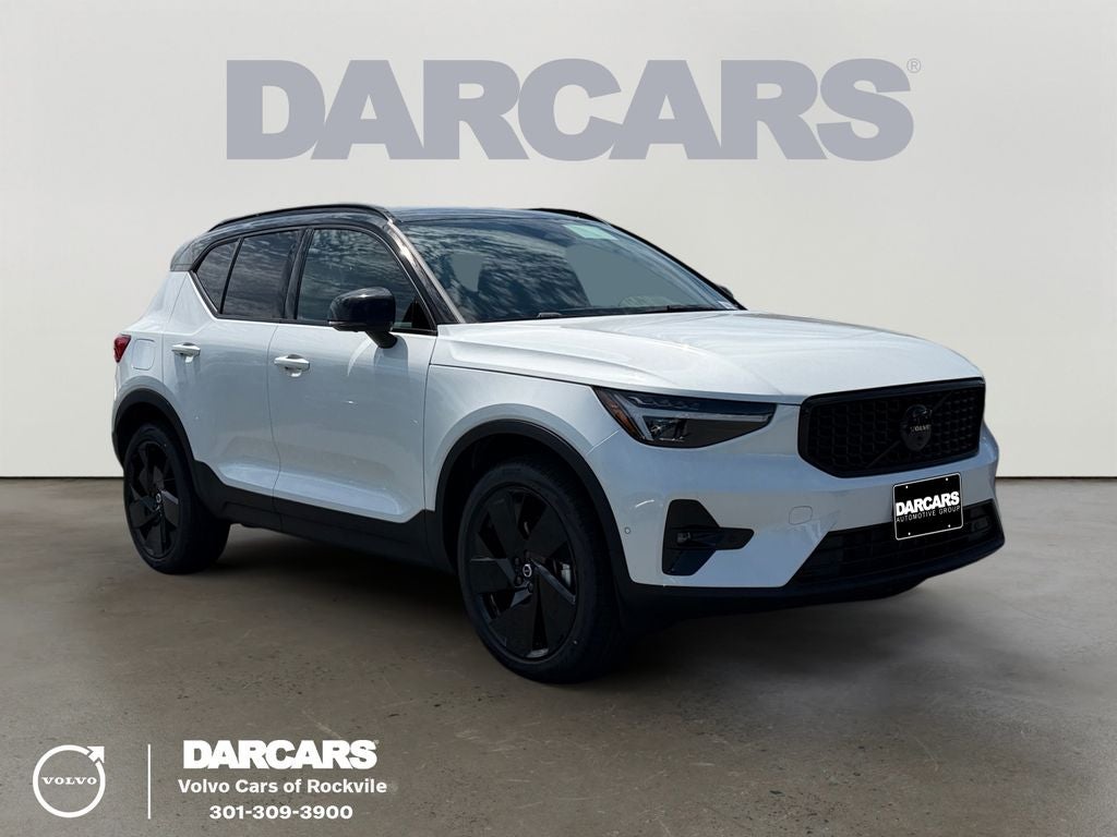 2026 Volvo XC40 B5 Ultra Black Edition