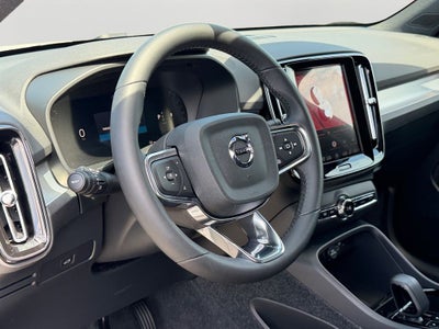 2026 Volvo XC40 B5 Ultra Black Edition