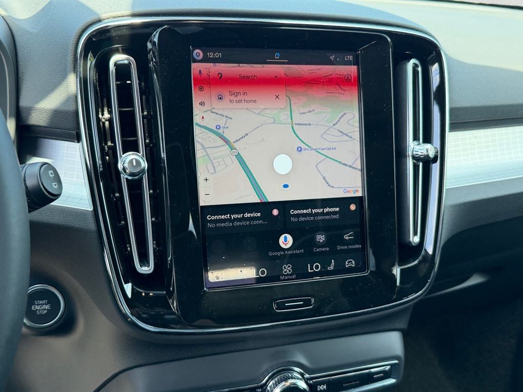 2026 Volvo XC40 B5 Ultra Black Edition