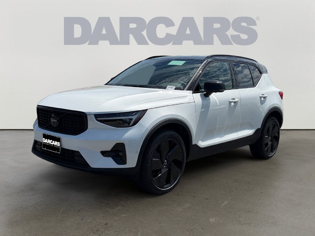 2026 Volvo XC40 B5 Ultra Black Edition