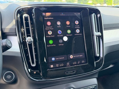 2026 Volvo XC40 B5 Ultra Black Edition