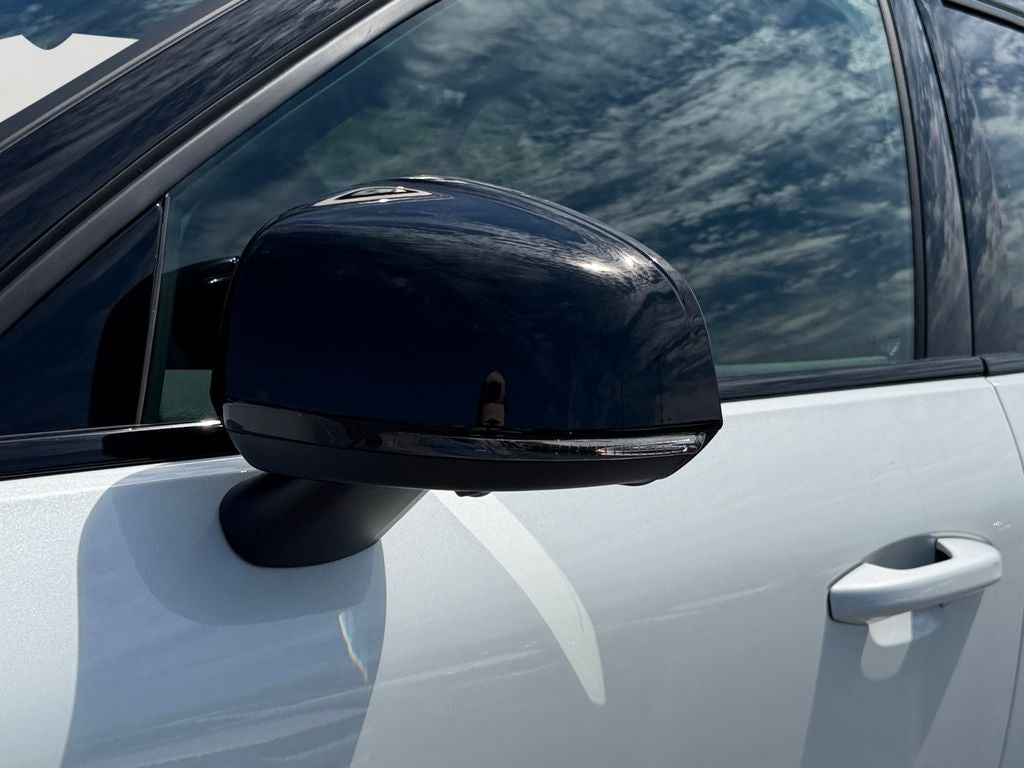 2026 Volvo XC40 B5 Ultra Black Edition