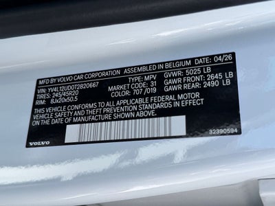 2026 Volvo XC40 B5 Ultra Black Edition