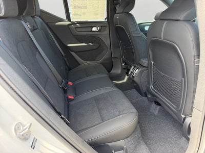 2026 Volvo XC40 B5 Ultra Black Edition