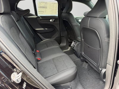 2026 Volvo XC40 B5 Ultra Black Edition