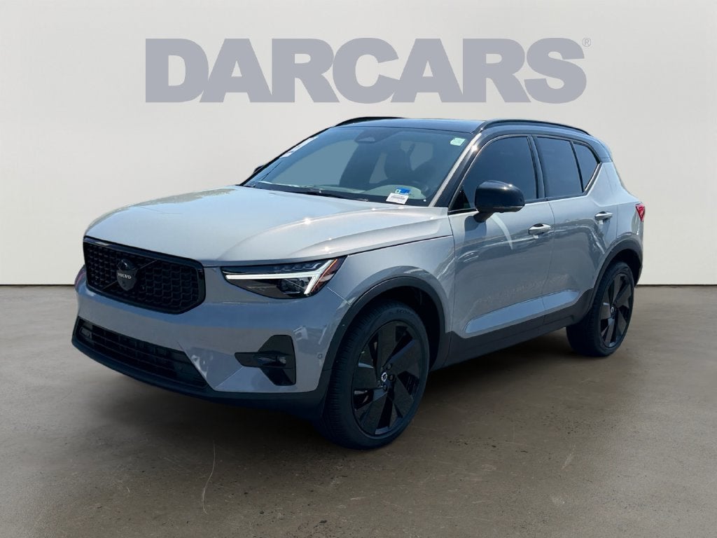 2026 Volvo XC40 B5 Ultra Black Edition