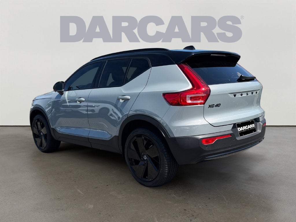 2026 Volvo XC40 B5 Ultra Black Edition