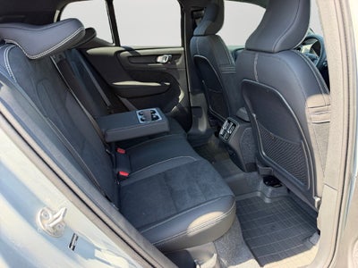 2026 Volvo XC40 B5 Ultra Black Edition