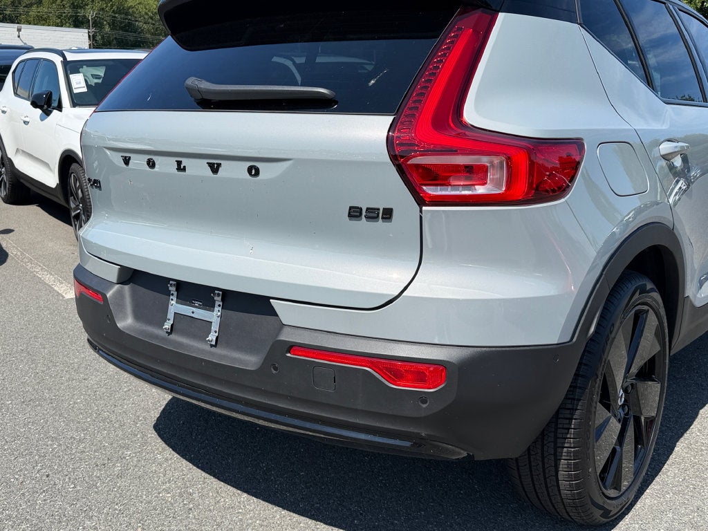2026 Volvo XC40 B5 Ultra Black Edition
