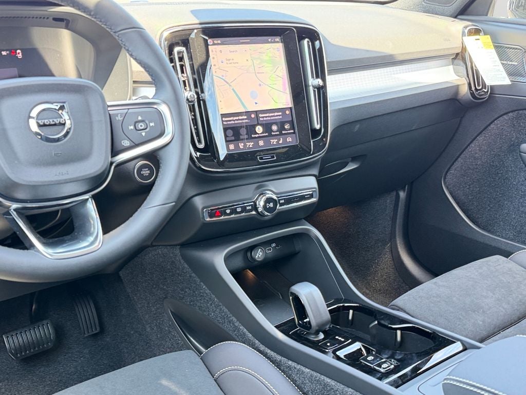 2026 Volvo XC40 B5 Ultra Black Edition