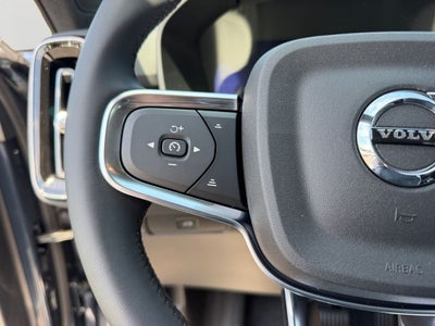 2026 Volvo XC40 B5 Ultra Black Edition