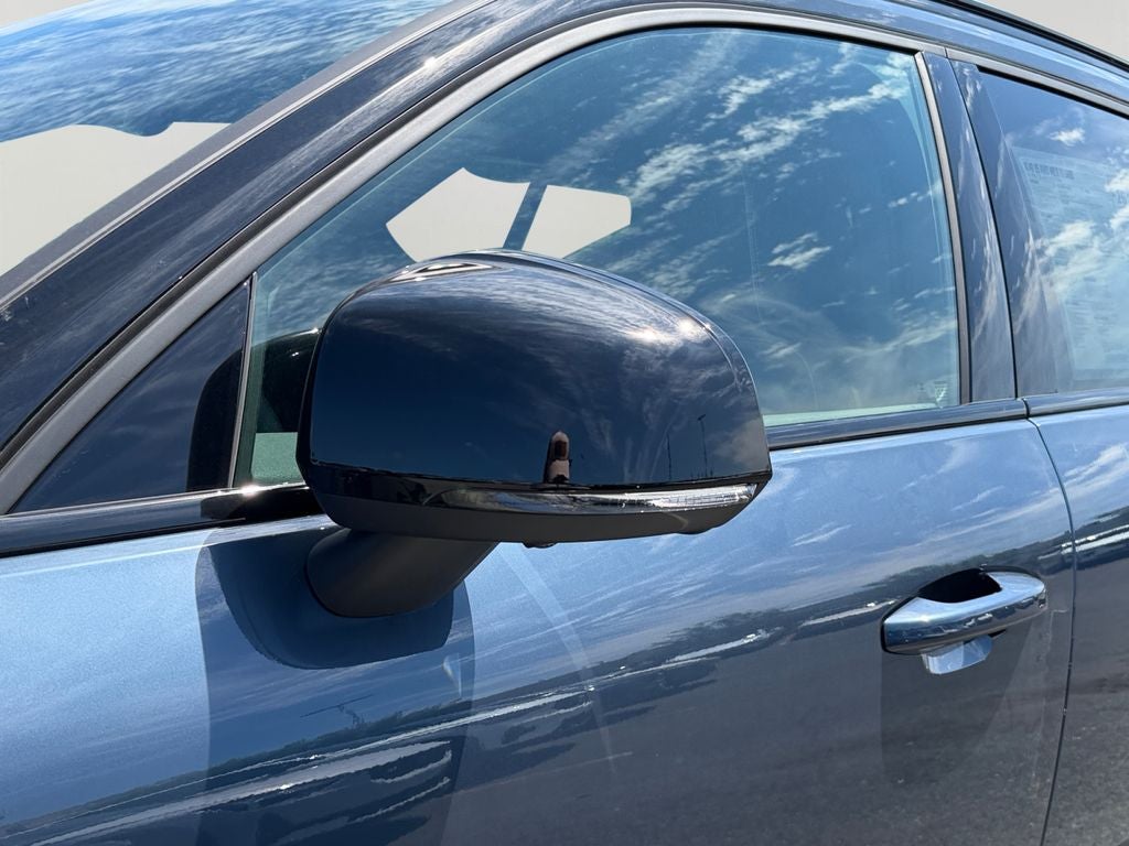 2026 Volvo XC40 B5 Ultra Black Edition
