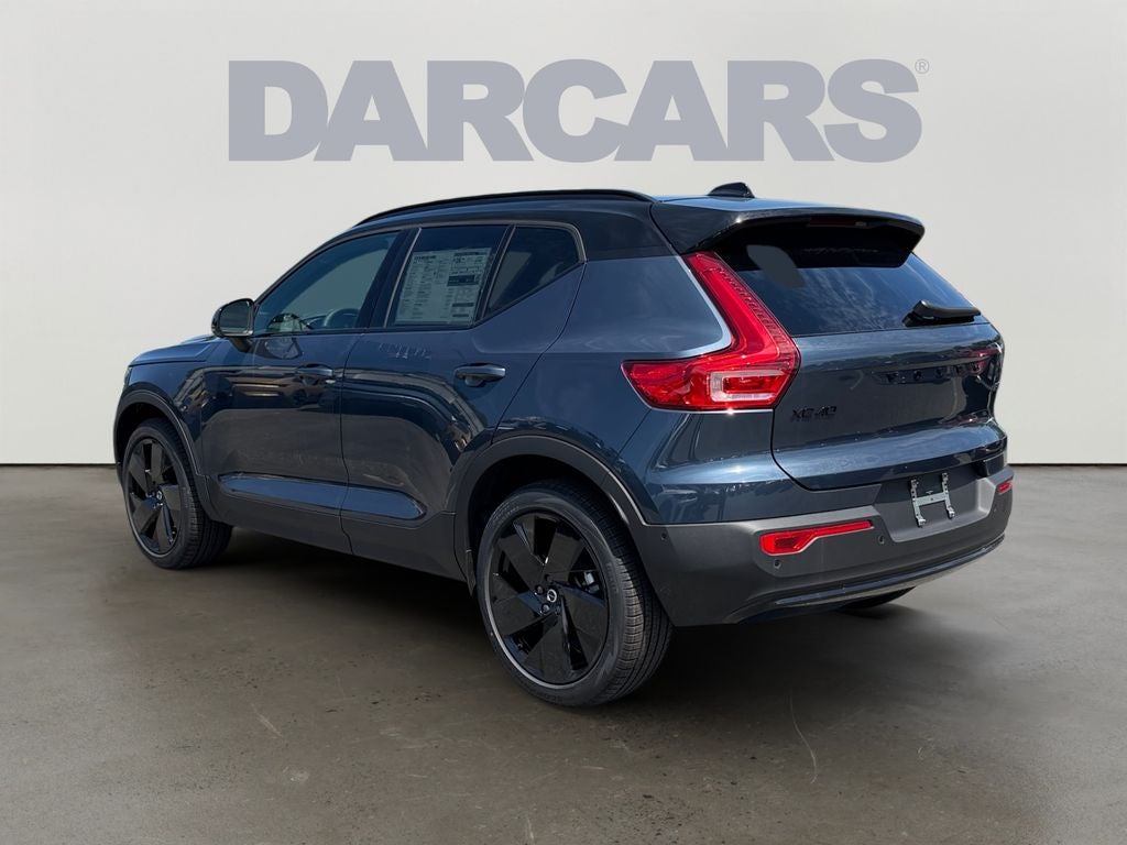 2026 Volvo XC40 B5 Ultra Black Edition