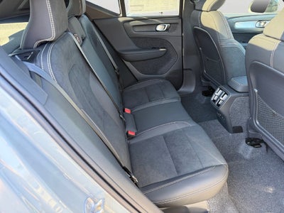 2026 Volvo XC40 B5 Ultra Black Edition