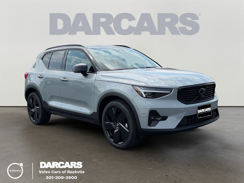 2026 Volvo XC40 B5 Ultra Black Edition