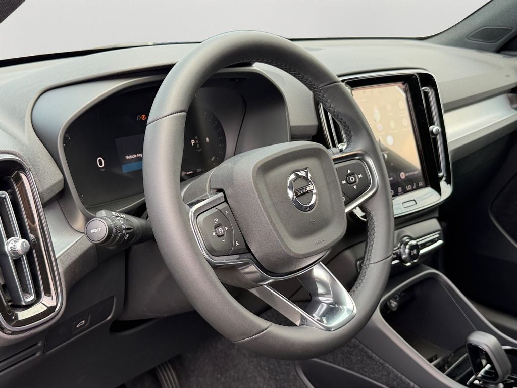 2026 Volvo XC40 B5 Ultra Black Edition
