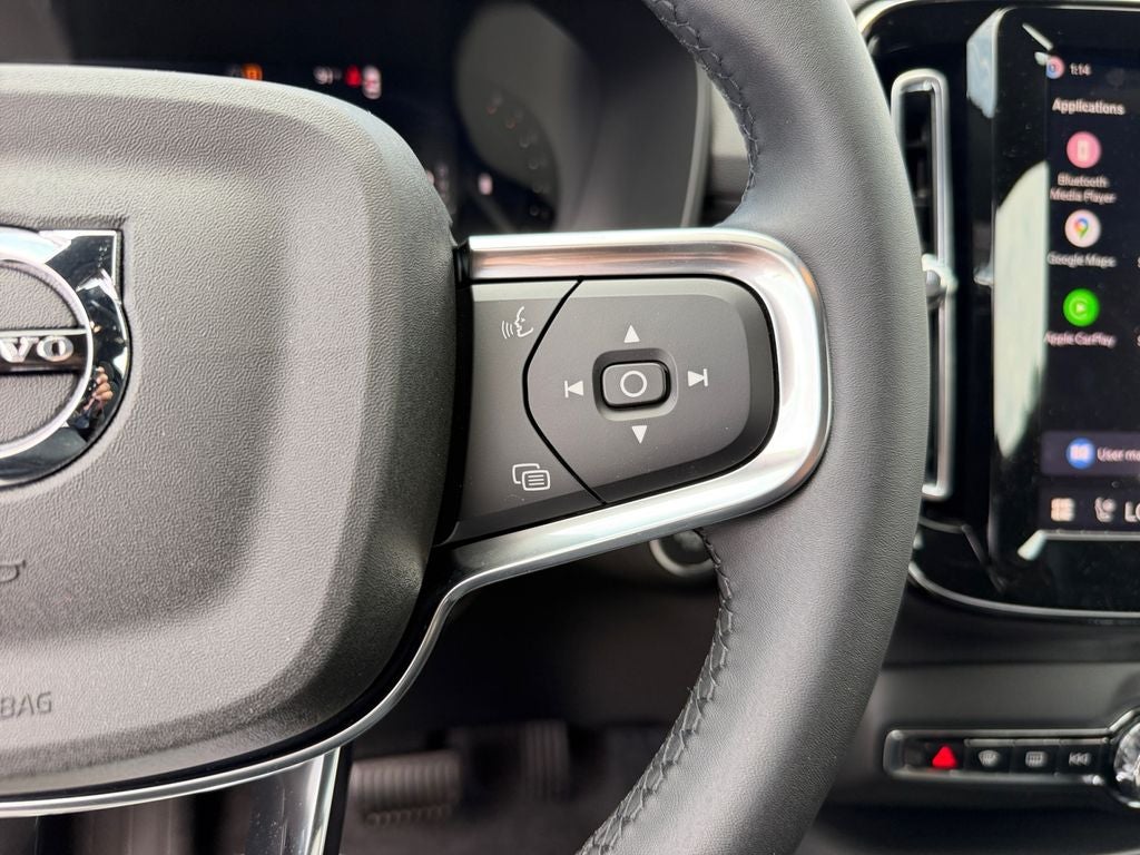 2026 Volvo XC40 B5 Ultra Black Edition