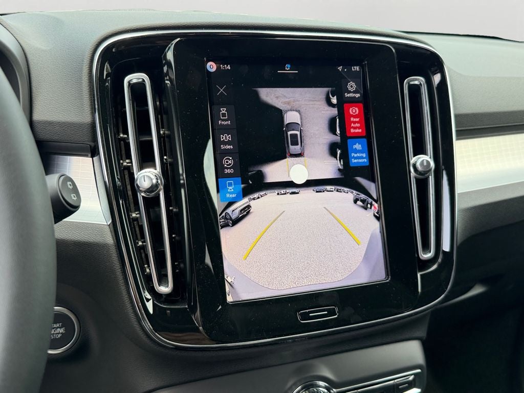 2026 Volvo XC40 B5 Ultra Black Edition
