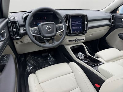 2024 Volvo XC40 B5 Plus Bright Theme
