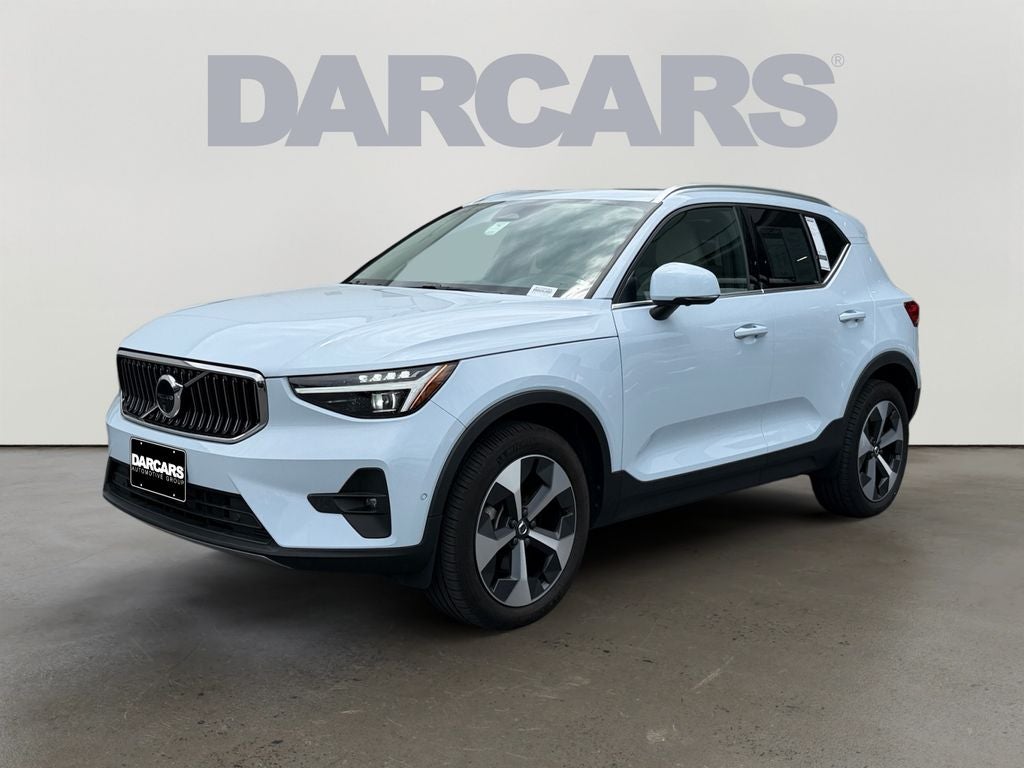 2024 Volvo XC40 B5 Plus Bright Theme