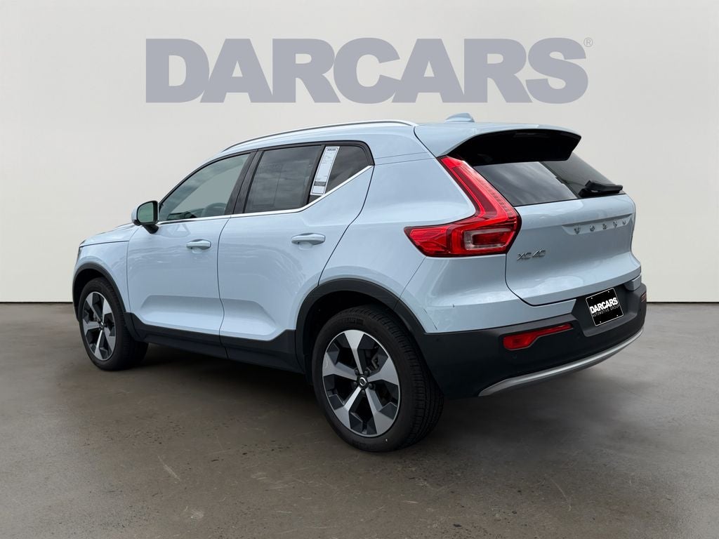 2024 Volvo XC40 B5 Plus Bright Theme