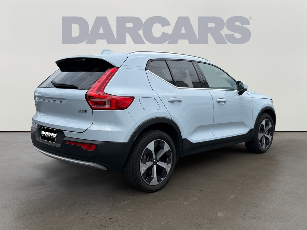 2024 Volvo XC40 B5 Plus Bright Theme