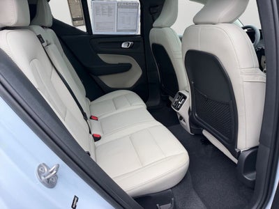 2024 Volvo XC40 B5 Plus Bright Theme