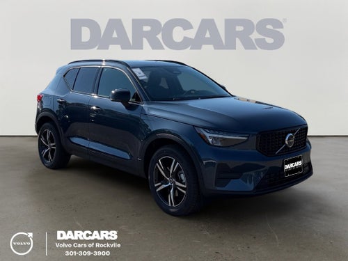 2026 Volvo XC40 B5 Core