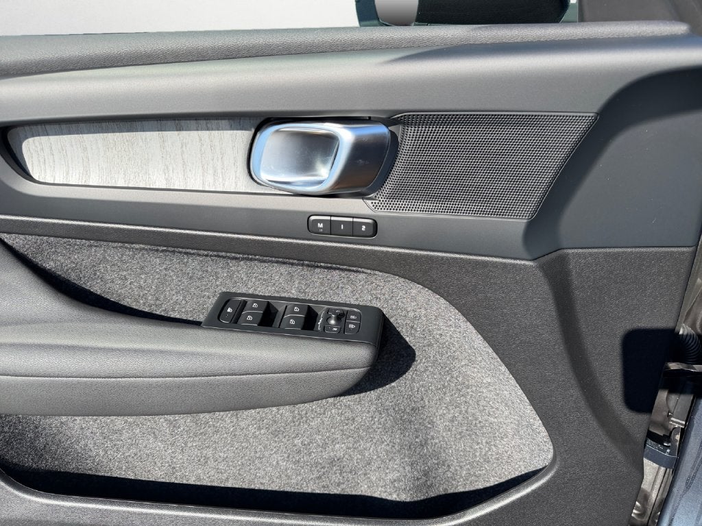 2026 Volvo XC40 B5 Core