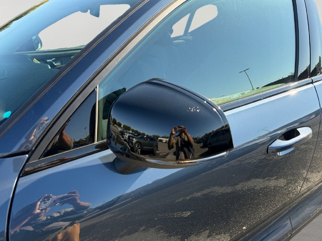 2026 Volvo XC40 B5 Core