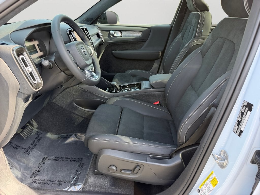 2024 Volvo XC40 B5 Plus Dark Theme Volvo Certified