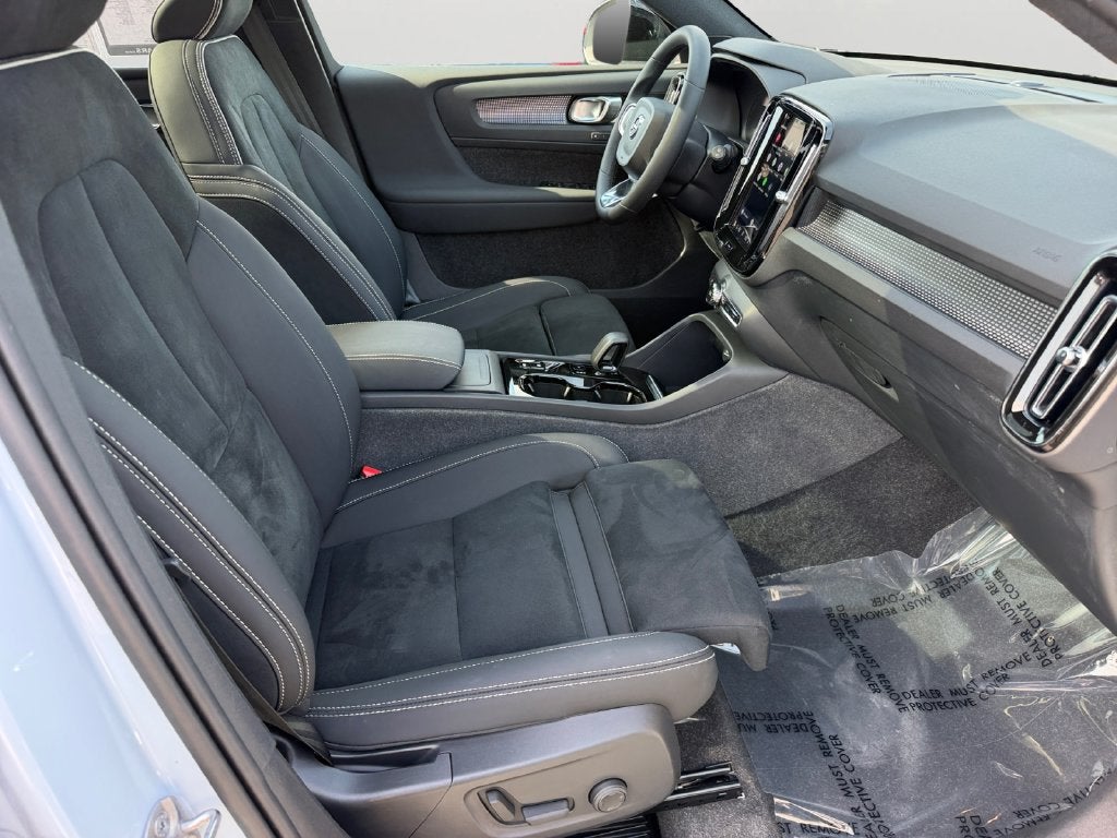 2024 Volvo XC40 B5 Plus Dark Theme Volvo Certified