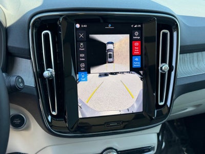 2024 Volvo XC40 B5 Plus Dark Theme