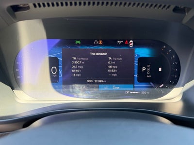 2024 Volvo XC40 B5 Plus Dark Theme