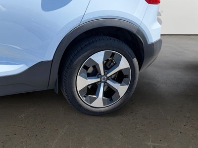 2024 Volvo XC40 B5 Plus Dark Theme
