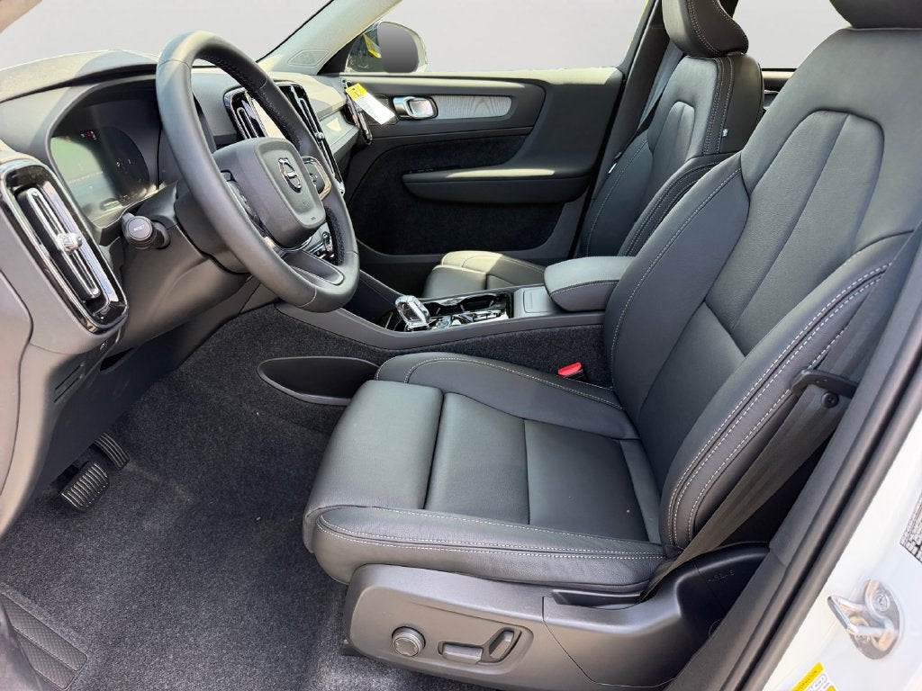 2026 Volvo XC40 B5 Ultra
