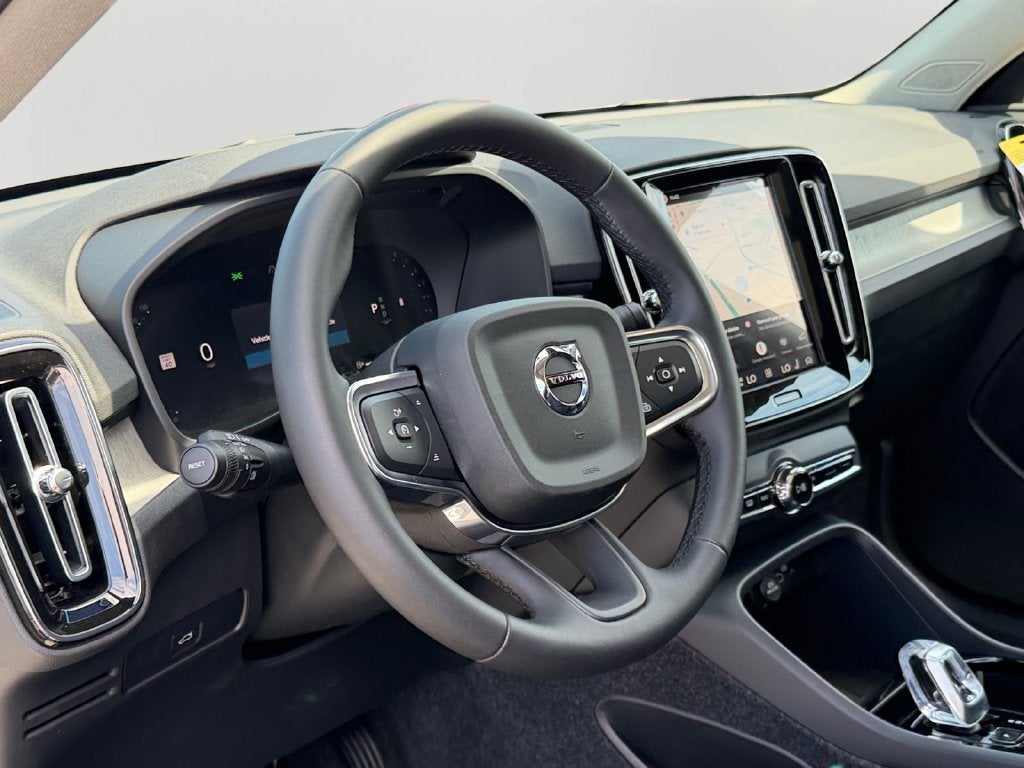 2026 Volvo XC40 B5 Ultra
