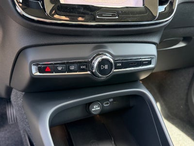 2026 Volvo XC40 B5 Ultra