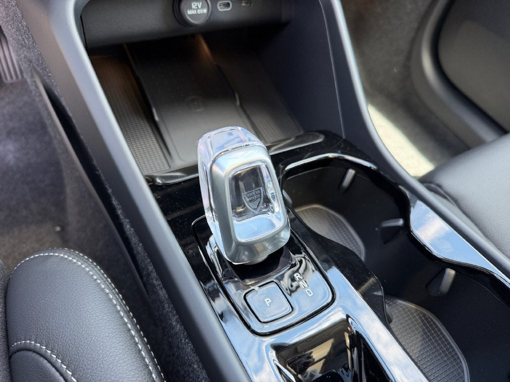 2026 Volvo XC40 B5 Ultra