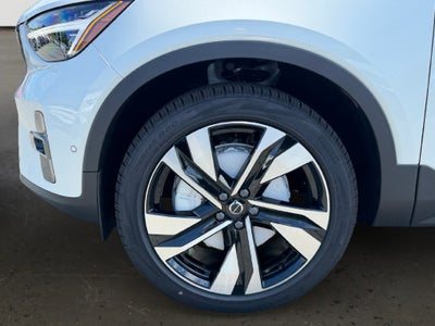 2026 Volvo XC40 B5 Ultra