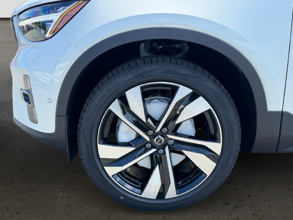 2026 Volvo XC40 B5 Ultra