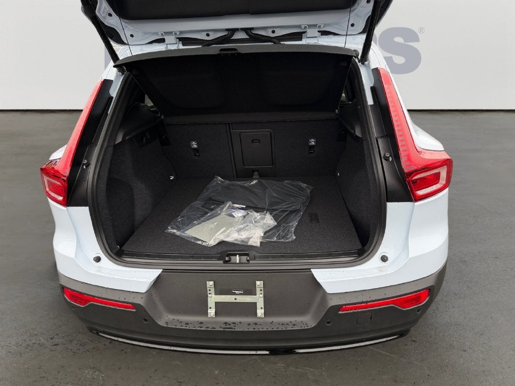 2026 Volvo XC40 B5 Ultra